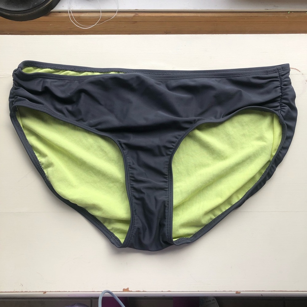 Xlarge Gray low tide swim bottoms from Athleta